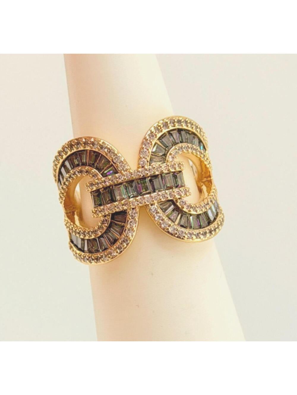 Bomb Party June Ring Sz 9 "Linked By Love" Alexandrite on Yellow Gold RG38481